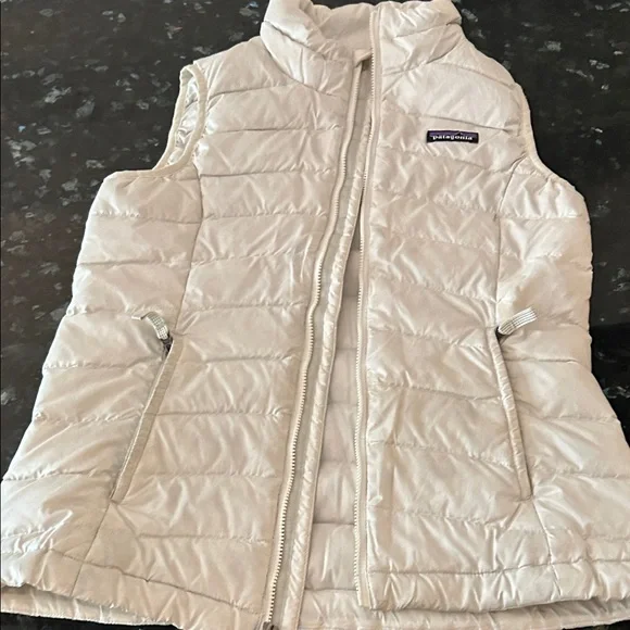Patagonia White Quilted Down Vest, kids M, size 10